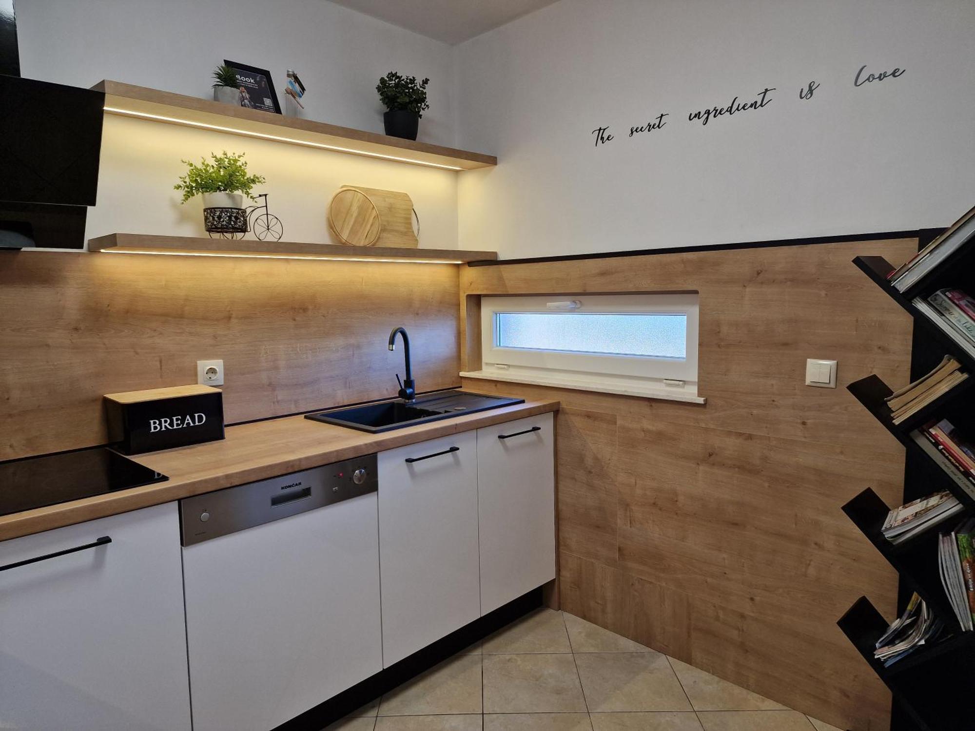 Beautiful Holiday Home "Villa Luka" Kaštel Štafilić Exteriör bild