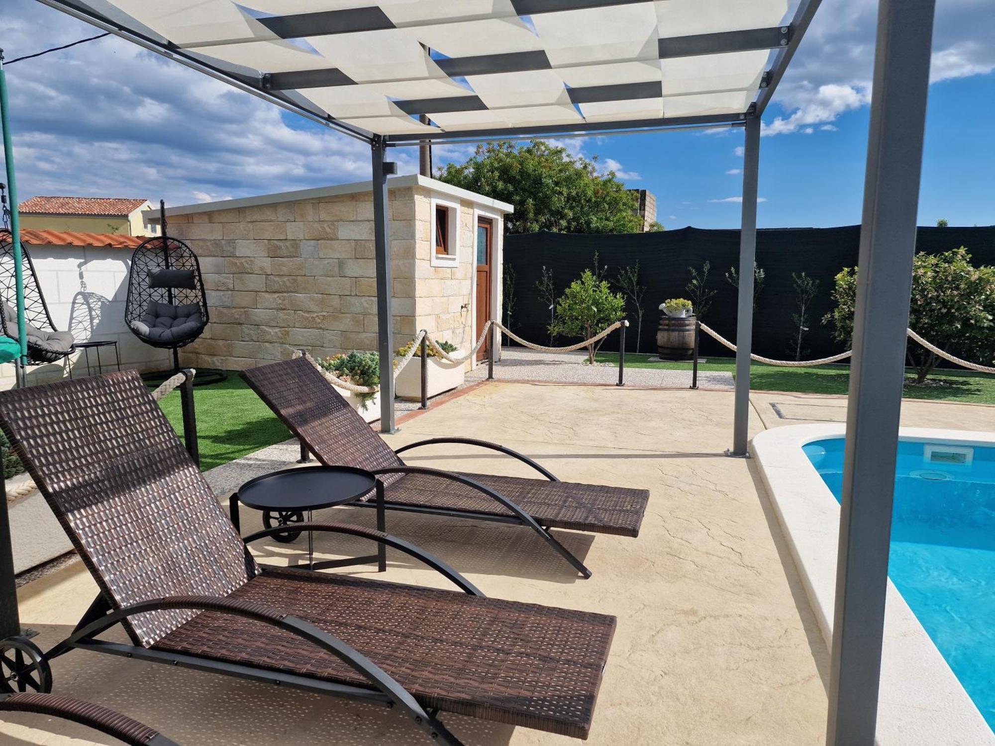 Beautiful Holiday Home "Villa Luka" Kaštel Štafilić Exteriör bild